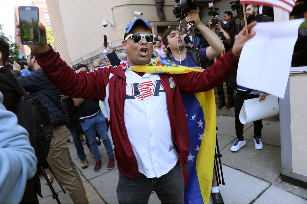 U.S. federal agents arrest protesters occupying Venezuelan Embassy