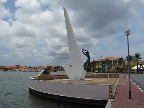 Willemstad Holds Annual Memorial at Monument of the Fallen