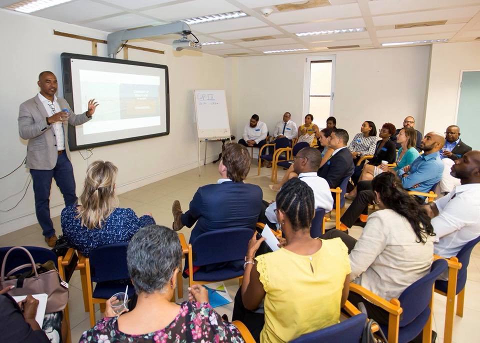 Premier Rhuggenaath participates in seminar What is your 'why'?