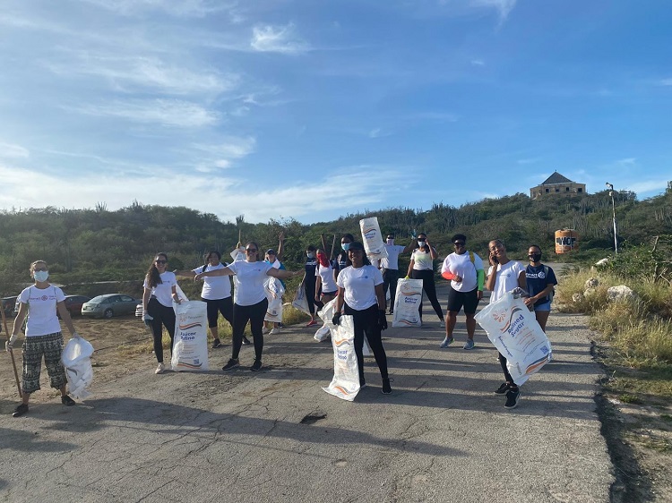 1300 volunteers during World Clean Up Day Curaçao 2020